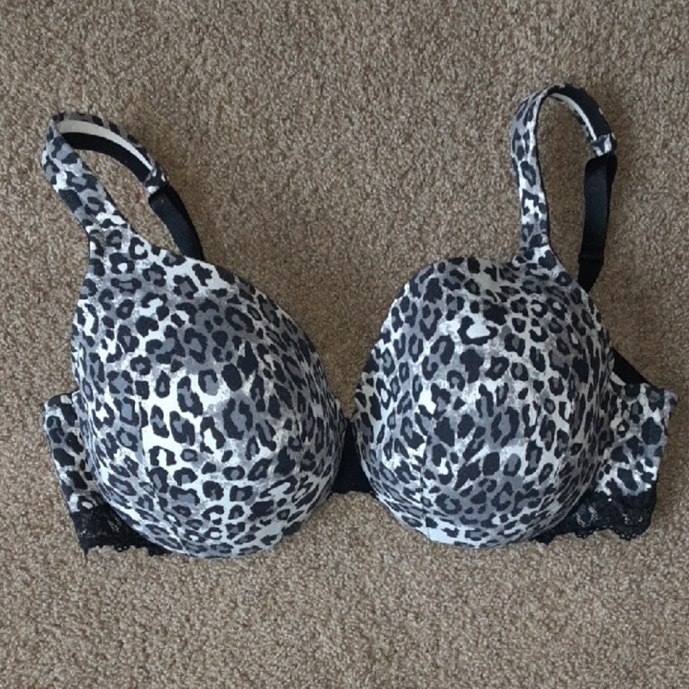 Cacique Black & White Leopard Print T-Shirt Bra